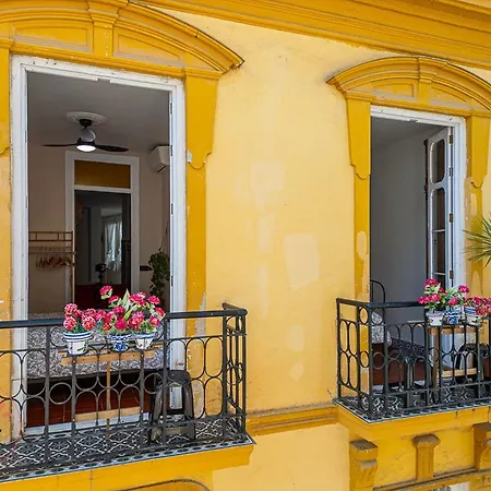 Beautiful Flat Near Plaza Merced