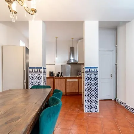 Beautiful Flat Near Plaza Merced *