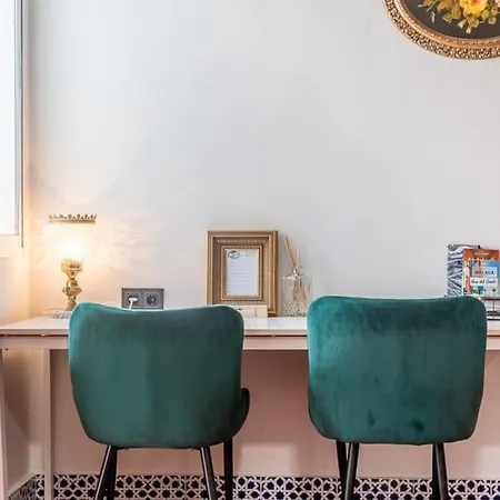 Beautiful Flat Near Plaza Merced