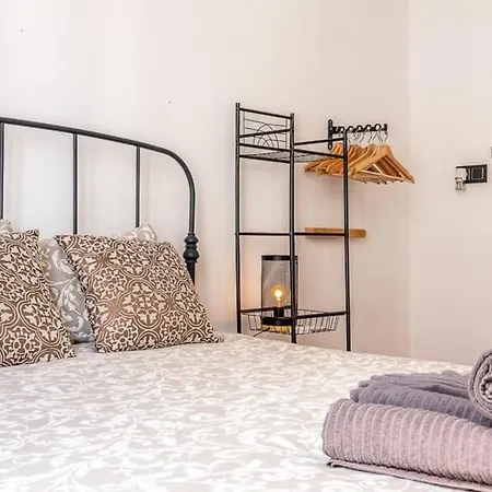 Apartment Beautiful Flat Near Plaza Merced Malaga
